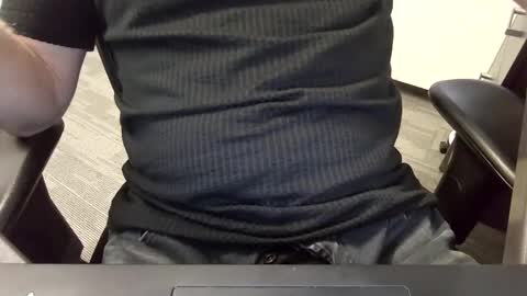 Snapshot of horny_hubby0077 chatting on September 2025 09:15:02 PM Horny Hubby online show from September 2025 09:15:02 PM