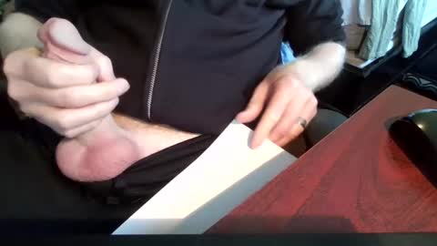 Snapshot of horny_hubby0077 chatting on September 2025 02:11:02 PM Horny Hubby online show from September 2025 02:11:02 PM