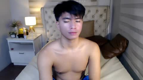 Snapshot of horny_jamesxx chatting on July 2026 06:05:01 AM cum boy james online show from July 2026 06:05:01 AM