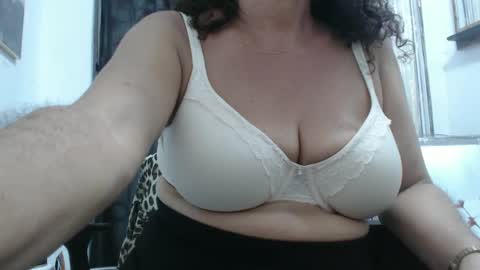 Snapshot of horny_mommy17 chatting on December 2024 12:38:01 AM armina online show from December 2024 12:38:01 AM