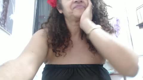 Snapshot of horny_mommy17 chatting on January 2025 02:35:02 PM armina online show from January 2025 02:35:02 PM