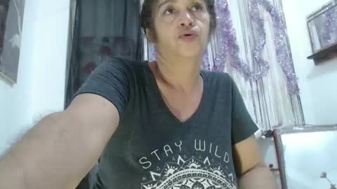 Snapshot of horny_mommy17 chatting on January 2025 11:24:01 PM armina online show from January 2025 11:24:01 PM