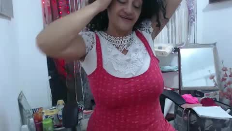 Snapshot of horny_mommy17 chatting on February 2025 05:14:01 PM armina online show from February 2025 05:14:01 PM