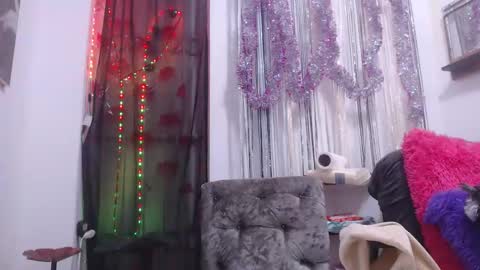 Snapshot of horny_mommy17 chatting on March 2025 02:07:01 PM armina online show from March 2025 02:07:01 PM