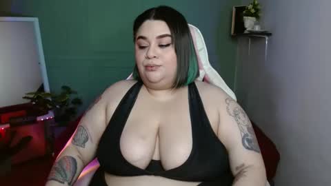 Snapshot of horny_neighbors_ chatting on December 2024 10:01:02 AM onlyTiffany I broke up with frank 10 days ago online show from December 2024 10:01:02 AM