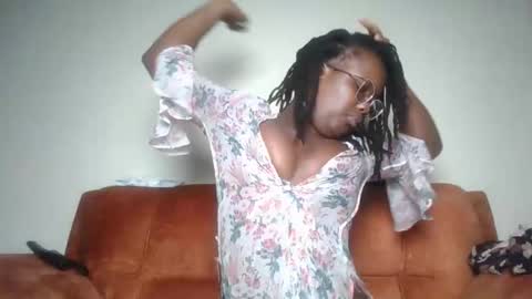 Snapshot of horny_sexxy_babe chatting on January 2026 07:33:02 AM Lucy online show from January 2026 07:33:02 AM