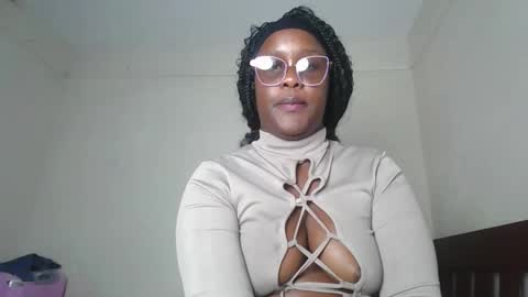 Snapshot of horny_sexxy_babe chatting on February 2026 12:18:02 AM Lucy online show from February 2026 12:18:02 AM