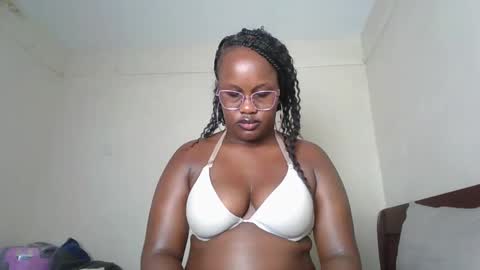 Snapshot of horny_sexxy_babe chatting on February 2026 01:29:01 PM Lucy online show from February 2026 01:29:01 PM