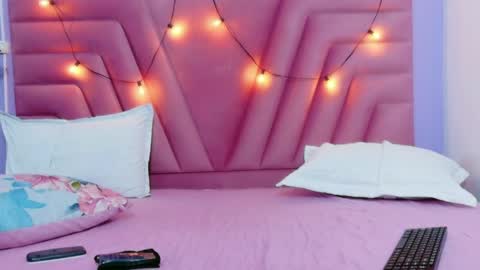 Khloe  online show from April 2026 12:31:01 PM