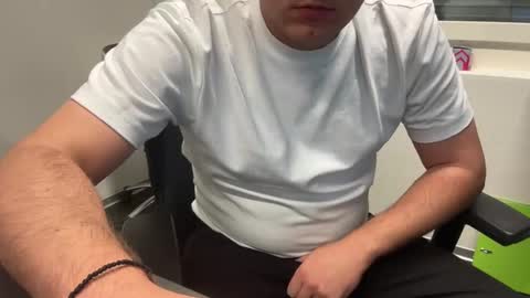 hornyboy95300 online show from December 2024 04:31:01 PM