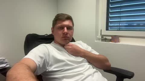 hornyboy95300 online show from February 2025 03:42:02 PM