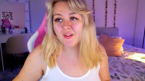 Snapshot of hornycakee chatting on November 2025 10:15:01 AM HornyCakee online show from November 2025 10:15:01 AM