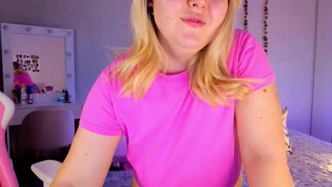 Snapshot of hornycakee chatting on December 2025 03:40:02 PM HornyCakee online show from December 2025 03:40:02 PM