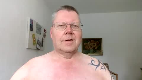 Snapshot of hornydick874303 chatting on September 2025 07:51:02 AM Meikelmeier online show from September 2025 07:51:02 AM