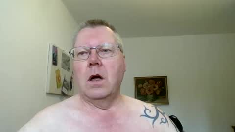 Snapshot of hornydick874303 chatting on October 2025 07:50:02 AM Meikelmeier online show from October 2025 07:50:02 AM