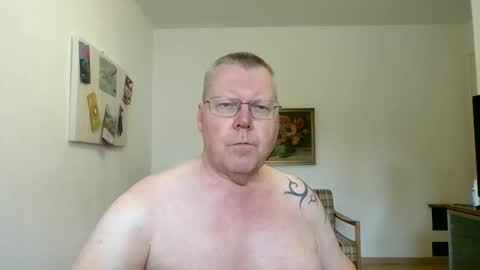 Snapshot of hornydick874303 chatting on October 2025 01:43:02 PM Meikelmeier online show from October 2025 01:43:02 PM