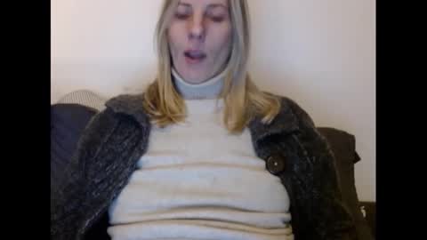 Snapshot of hornyssima chatting on January 2025 07:37:01 PM Hornyssima online show from January 2025 07:37:01 PM