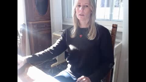 Snapshot of hornyssima chatting on November 2025 09:52:01 AM Hornyssima online show from November 2025 09:52:01 AM