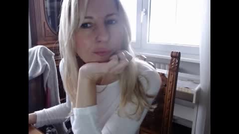 Snapshot of hornyssima chatting on November 2025 09:15:01 AM Hornyssima online show from November 2025 09:15:01 AM