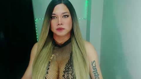 Snapshot of hosersecockselfsucker chatting on December 2024 02:53:02 AM YOUR MAJESTY LUCY PEARL online show from December 2024 02:53:02 AM