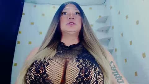 Snapshot of hosersecockselfsucker chatting on January 2025 03:50:01 PM YOUR MAJESTY LUCY PEARL online show from January 2025 03:50:01 PM