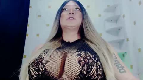 Snapshot of hosersecockselfsucker chatting on January 2025 03:57:02 PM YOUR MAJESTY LUCY PEARL online show from January 2025 03:57:02 PM