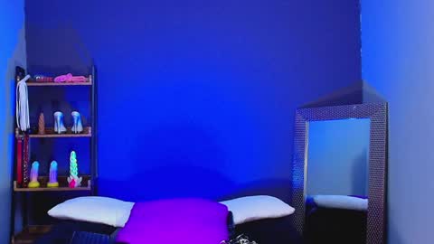 hot chocolate 4u online show from February 2025 03:04:01 PM