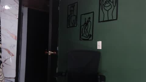 hot chocolate 4u online show from May 2026 12:33:01 PM