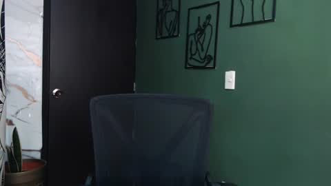 hot chocolate 4u online show from July 2026 05:39:01 PM