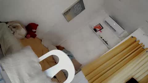 its me CLAUDIA online show from November 2025 06:13:02 AM