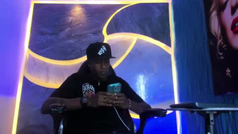 Snapshot of hot_golden_black chatting on September 2025 03:33:01 PM hot_golden_black online show from September 2025 03:33:01 PM