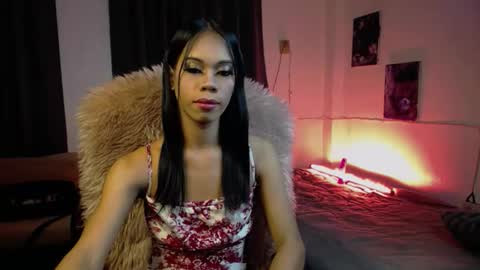 Yllana Marie online show from April 2026 09:25:02 AM