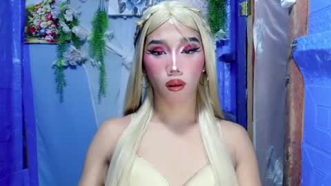 Khianna online show from April 2026 09:27:01 PM