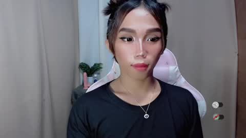Khianna online show from May 2026 11:27:01 AM