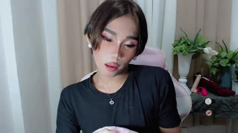 Khianna online show from May 2026 12:11:02 PM