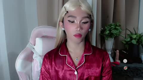 Khianna online show from May 2026 03:20:02 PM