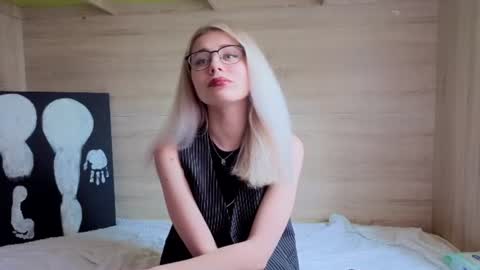 Snapshot of hot_kittie_hot chatting on June 2026 08:35:02 AM hot_kittie_hot online show from June 2026 08:35:02 AM