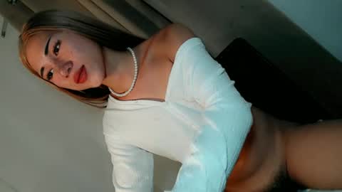 Snapshot of hot_little_angel18 chatting on June 2026 01:09:02 PM hot_little_angel18 online show from June 2026 01:09:02 PM