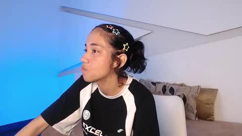 Alana online show from October 2025 09:35:02 PM