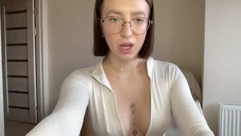 Lina online show from December 2024 11:30:01 AM