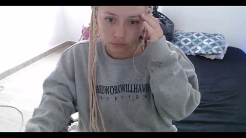 Snapshot of hot_mommymia chatting on January 2025 04:16:02 PM Mia online show from January 2025 04:16:02 PM