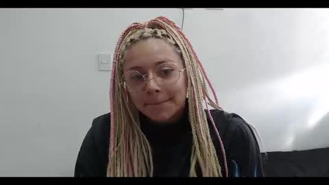 Snapshot of hot_mommymia chatting on January 2025 09:00:02 PM Mia online show from January 2025 09:00:02 PM