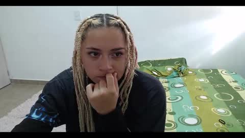 Snapshot of hot_mommymia chatting on January 2025 08:48:01 PM Mia online show from January 2025 08:48:01 PM