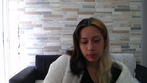 Snapshot of hot_mommymia chatting on October 2025 02:46:02 PM Mia online show from October 2025 02:46:02 PM