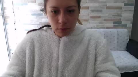 Snapshot of hot_mommymia chatting on October 2025 02:14:01 PM Mia online show from October 2025 02:14:01 PM