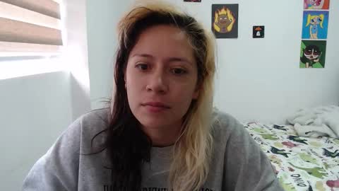 Snapshot of hot_mommymia chatting on October 2025 01:33:02 PM Mia online show from October 2025 01:33:02 PM