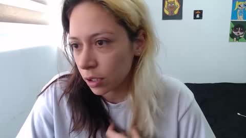 Snapshot of hot_mommymia chatting on October 2025 02:17:02 PM Mia online show from October 2025 02:17:02 PM