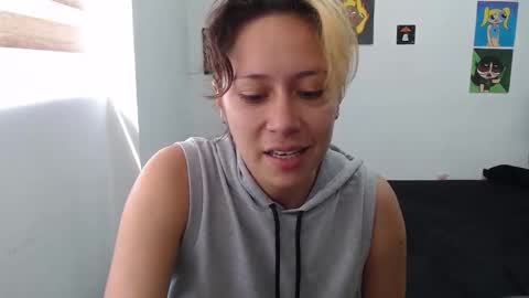 Snapshot of hot_mommymia chatting on October 2025 02:50:02 PM Mia online show from October 2025 02:50:02 PM