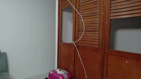 Snapshot of hot_mommymia chatting on November 2025 03:06:01 AM Mia online show from November 2025 03:06:01 AM