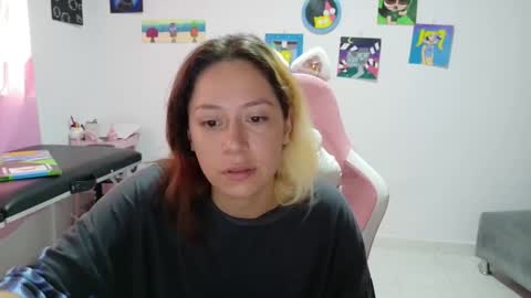 Snapshot of hot_mommymia chatting on December 2025 02:01:02 PM Mia online show from December 2025 02:01:02 PM